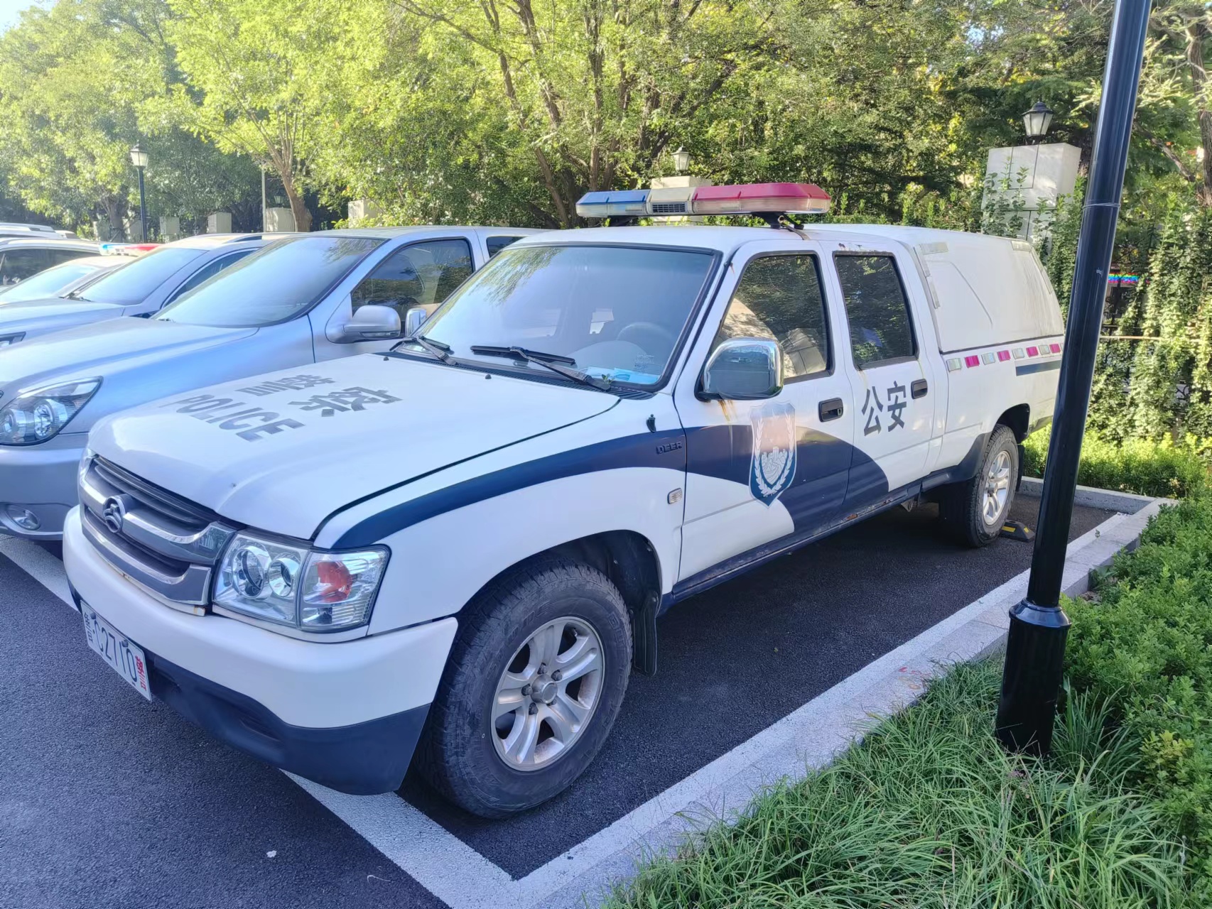 2.魯C2710警、魯C2760警、魯C2770警機(jī)動(dòng)車(chē)三輛